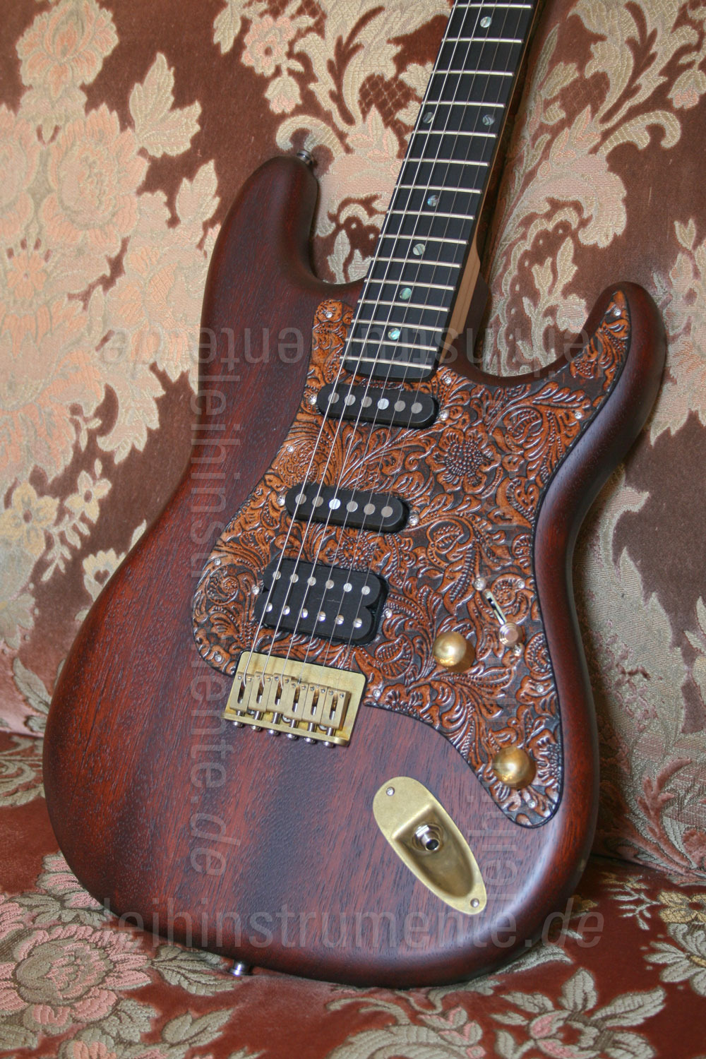 to article description / price Electric Guitar BERSTECHER Deluxe Vintage - Old Whisky / Floral Amber + hard case - made in Germany