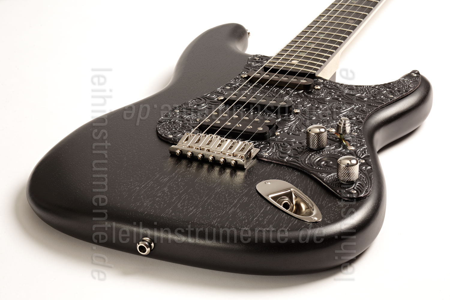 to article description / price Electric Guitar BERSTECHER Deluxe - Black / Floral Black + hard case - made in Germany